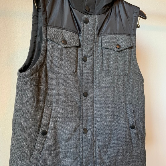 Foreign Exchange Vest Hoodie - Picture 2 of 4